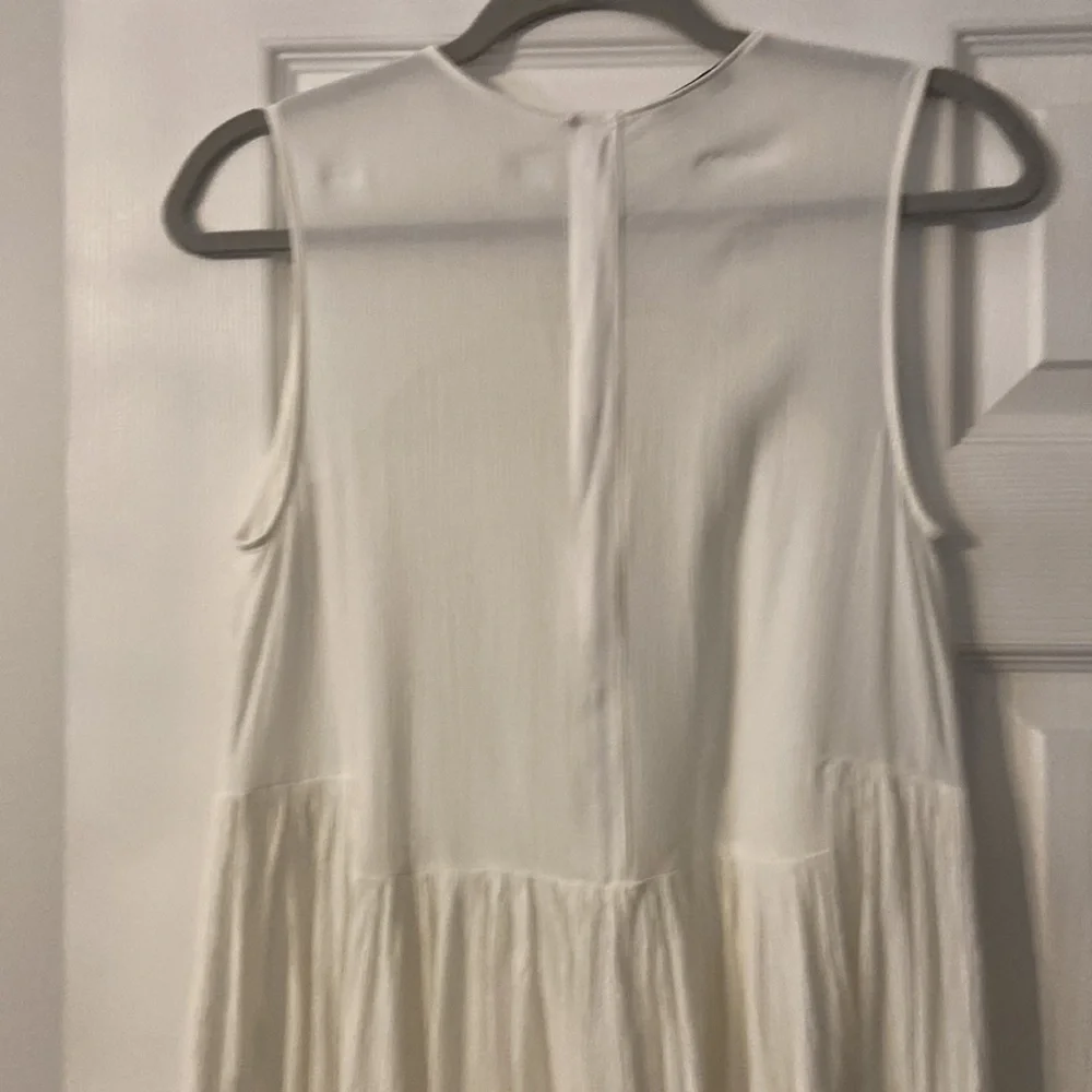 VINCE Dress Maxi size M white color length 50” bust 32” perfect for summer - Picture 5 of 16